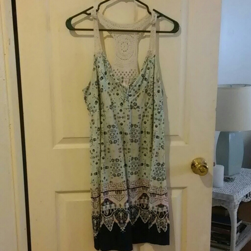 Clothes - Picture 8 of 8